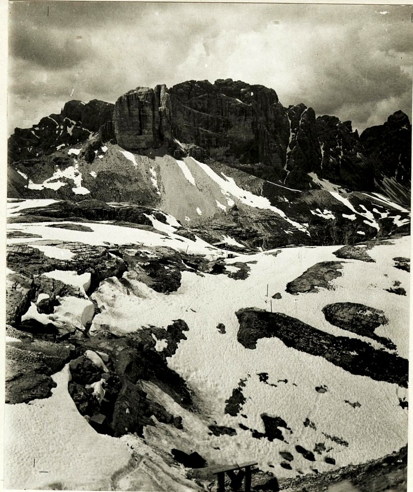 Standpunkt Toblingerknotenhang, Rundbild Zinnenplateau. (13. Teilbild zu WK1 ALB015 04061a.) . (BildID 15420584)