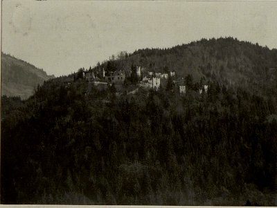 Standpunkt Spezialkarte 19-X nördl.Villach. Fuß des Kumnitzberges, 600 Schritte der Kote 658 von Fb.Richtung der Aufnahme Nordost. Hauptobjekt, Ruine Landskron und Reineralm. Entfernung vom Standpunkt (BildID 15466160)