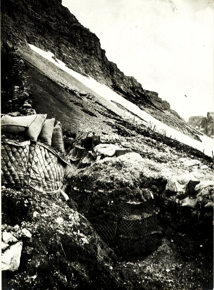 Standpunkt Toblingerknotenhang, Rundbild Zinnenplateau. (1. Teilbild = WK1 ALB015 04061a.) (BildID 15420500)
