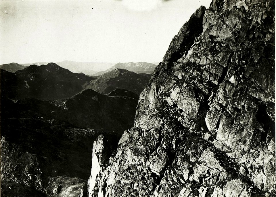 Standpunkt zwischen Ceremana, Blick auf feindliche Stellungen Tognola-Rücken. (BildID 15424274)
