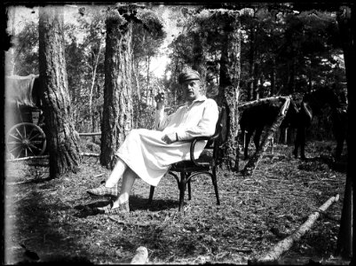 Stanisław Janowski w koszuli nocnej, Wołyń, 1916