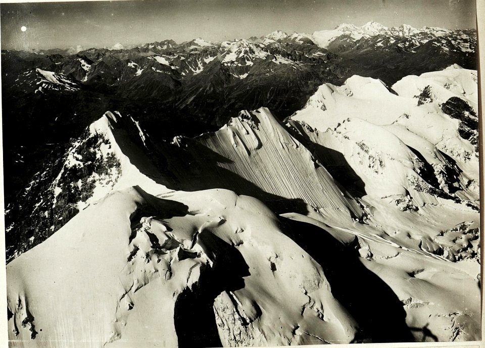 Standpunkt, Beobachtungsstand am Ortler, Blick auf das Eiskögele. (BildID 15415954)