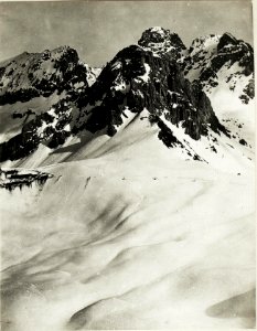 Standpunkt Varos ,Panorama von Punta .Penia bis Grand Vernell, Fortsetzung Col Ombert, Punta del Uomo. (5. Teilbild zu WK1 ALB015 04030a.) (BildID 15420031)