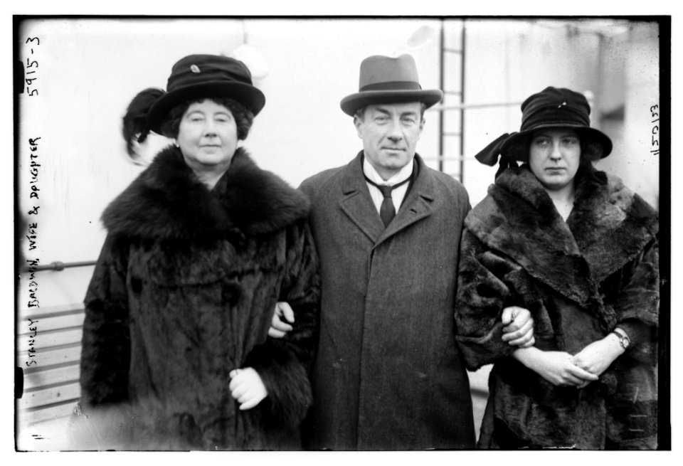 Stanley Baldwin, wife and daughter LCCN2014715581