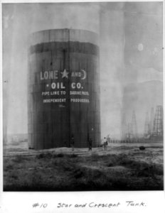 Star and crescent tank (Spindletop, Beaumont, Port Arthur, and vicinity, Texas - oil industry). LCCN2010649510