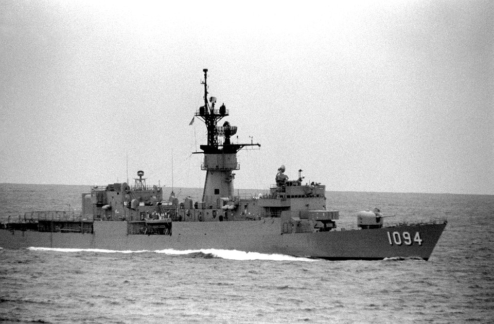 Starboard bow view of USS Pharris (FF-1094) during Unitas XXI c1980 DN-SN-83-00271