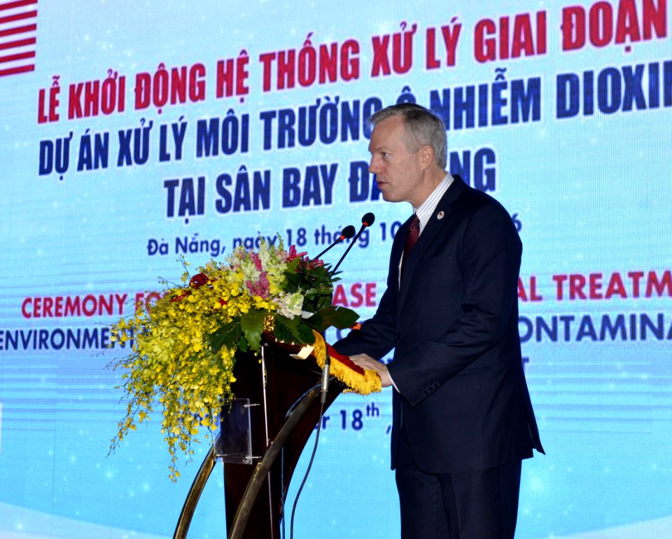 Start of Second Phase of Dioxin Contamination Treatment at Danang Airport (30313547981)
