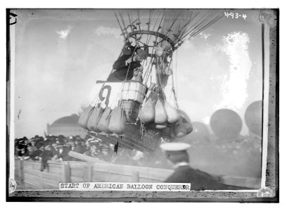 Start of American balloon Conqueror (Berlin) LCCN2014682380
