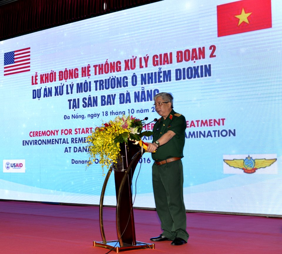 Start of Second Phase of Dioxin Contamination Treatment at Danang Airport (30399737795)