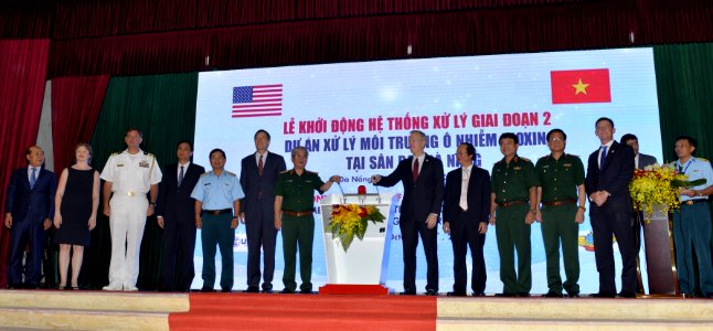 Start of Second Phase of Dioxin Contamination Treatment at Danang Airport (30102465250)