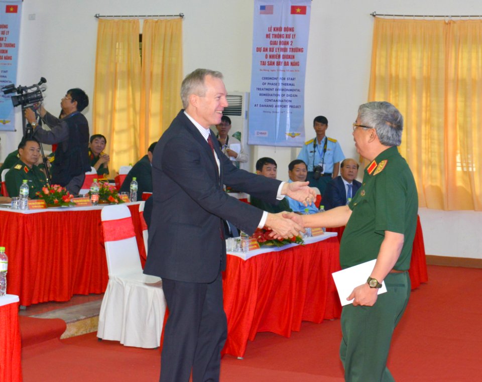Start of Second Phase of Dioxin Contamination Treatment at Danang Airport (30399738535)
