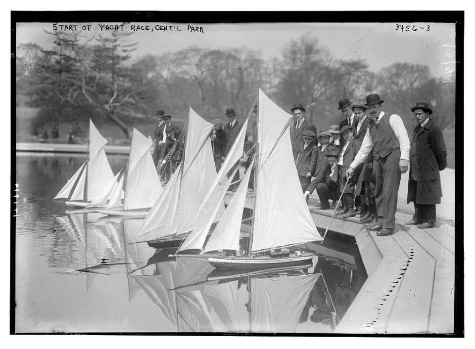 Start of yacht race, Cent'l (Central) Park LCCN2014698900