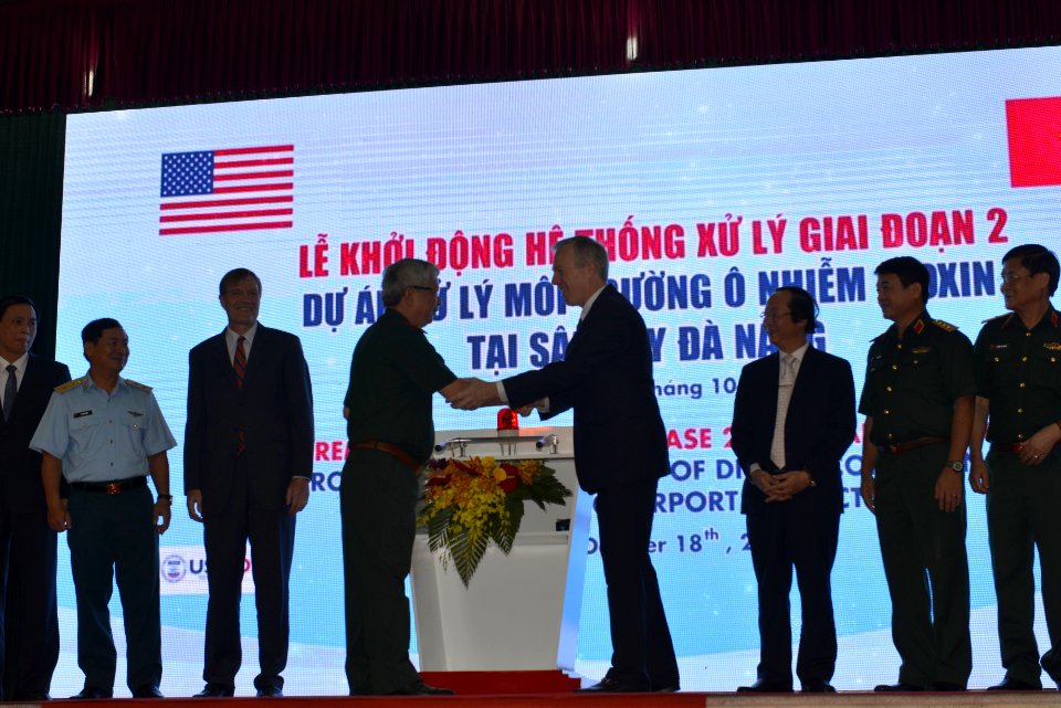Start of Second Phase of Dioxin Contamination Treatment at Danang Airport (30102467410)