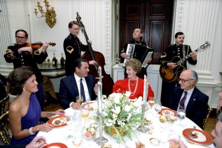 State Visit of President Mohammed Hosni Mubarak of Egypt Dinner in State Dining Room with Mohammed Hosni Mubarak