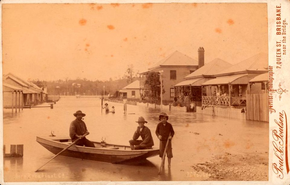 StateLibQld 1 115568 View of flooded street at Breakfast Creek, Brisbane, 1890