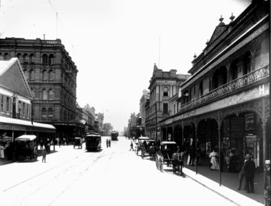StateLibQld 1 137843 Intersection of Queen and Edwards Streets, ca 1908