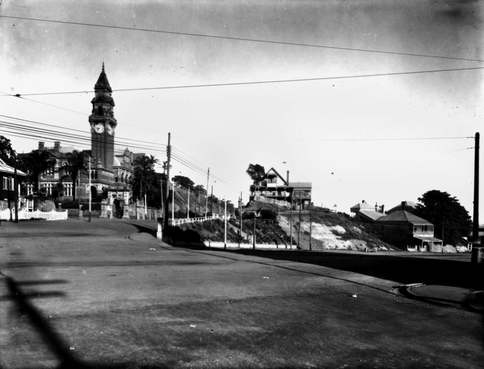 StateLibQld 1 138027 South Brisbane Town Hall, ca. 1908