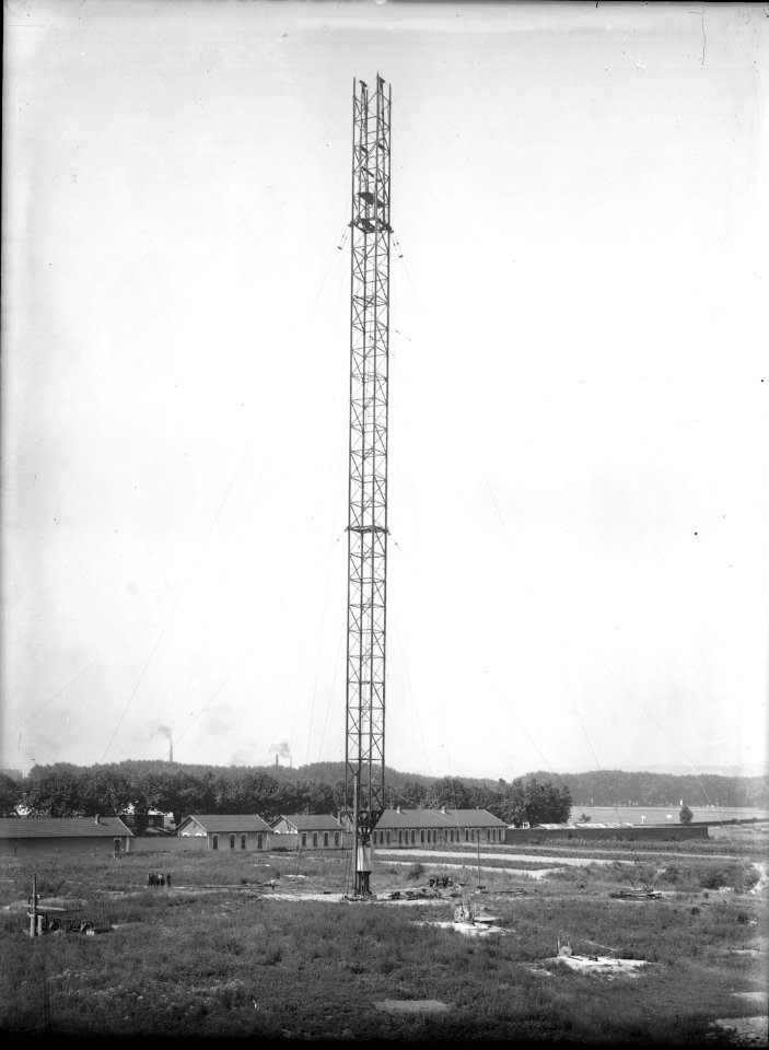 Station de la Doua, relais radiotélégraphique et radiotéléphonique - pylônes