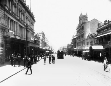 StateLibQld 1 137891 Looking north up Queen Street, ca. 1908 photo