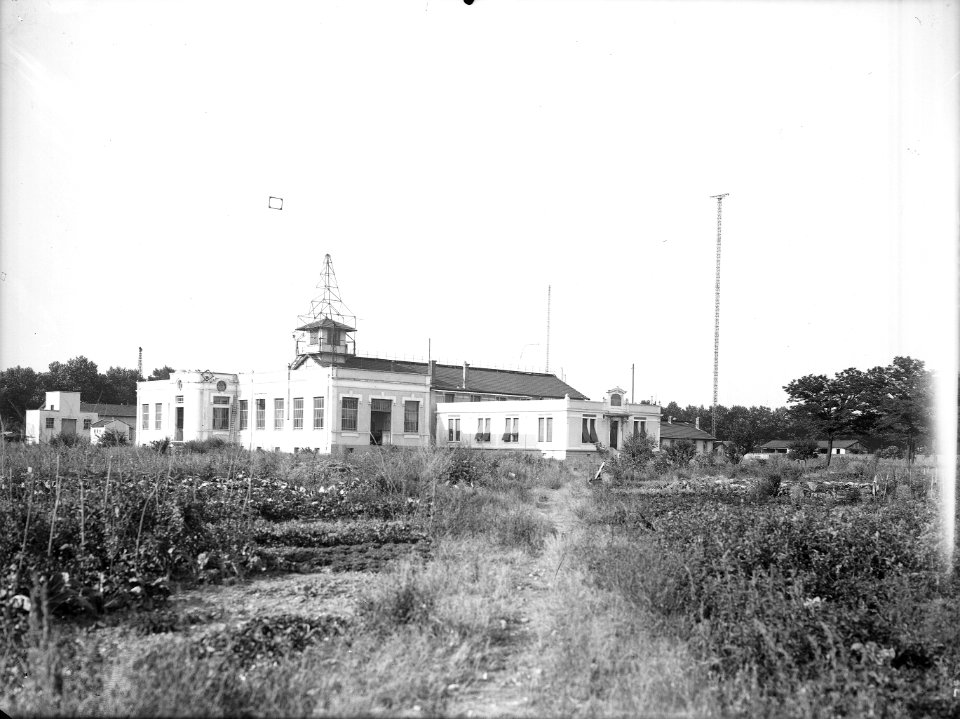 Station de la Doua, relais radiotélégraphique et radiotéléphonique - vue extérieure