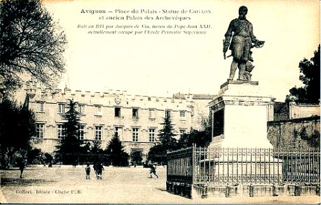 Statue de Crillon Avignon