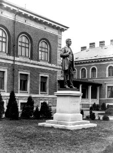 Statue of H. C. Jacobsen II (Frederik Rise) photo