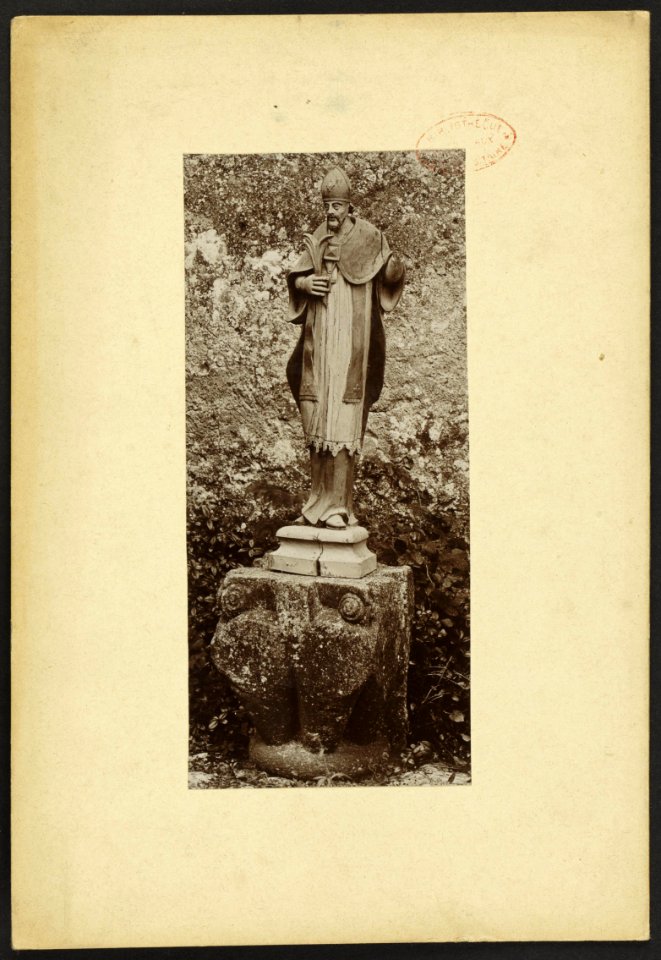 Statue d'évêque - J-A Brutails - Université Bordeaux Montaigne - 0749