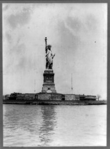 Statue of Liberty (and New York Harbor) LCCN2002716180