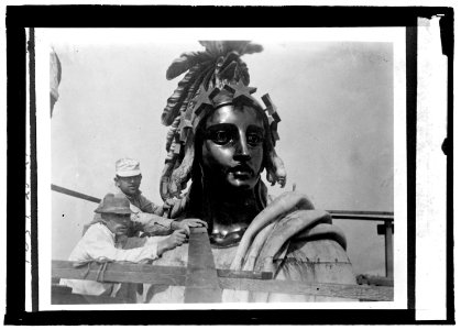 Statue of Liberty, Capitol Dome LCCN2016822086
