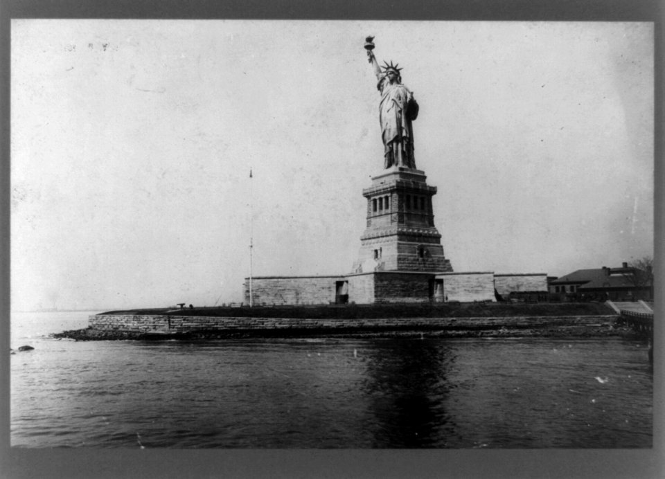 Statue of Liberty, New York City LCCN2002716416