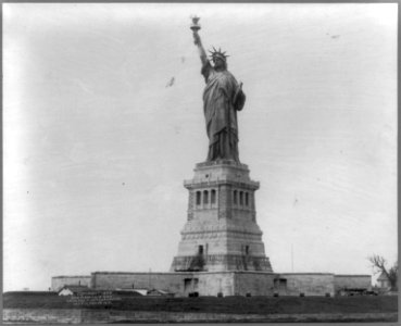 Statue of Liberty, New York City LCCN2002715773