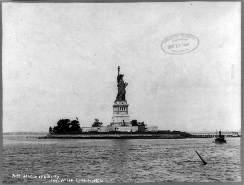 Statue of Liberty (and) New York Harbor LCCN2002716179