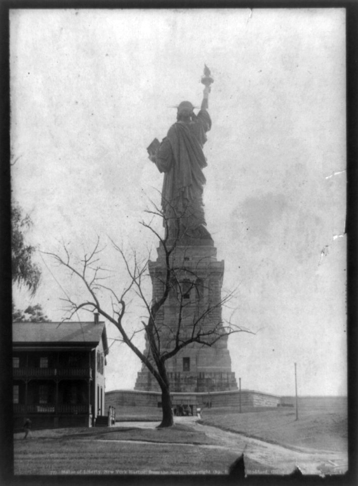 Statue of Liberty, New York Harbor, from the North LCCN2002716175