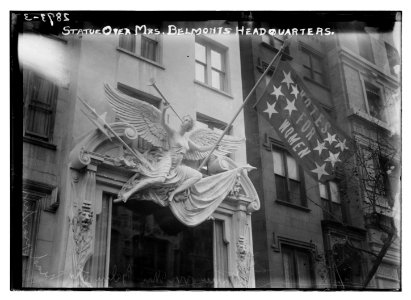 Statue over Mrs. Belmont's Headquarters LCCN2014694697