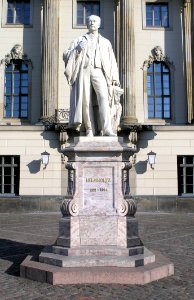Statue Unter den Linden 6 (Mitte) Hermann von Helmholtz