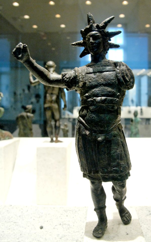Statuette Helios Louvre Br344