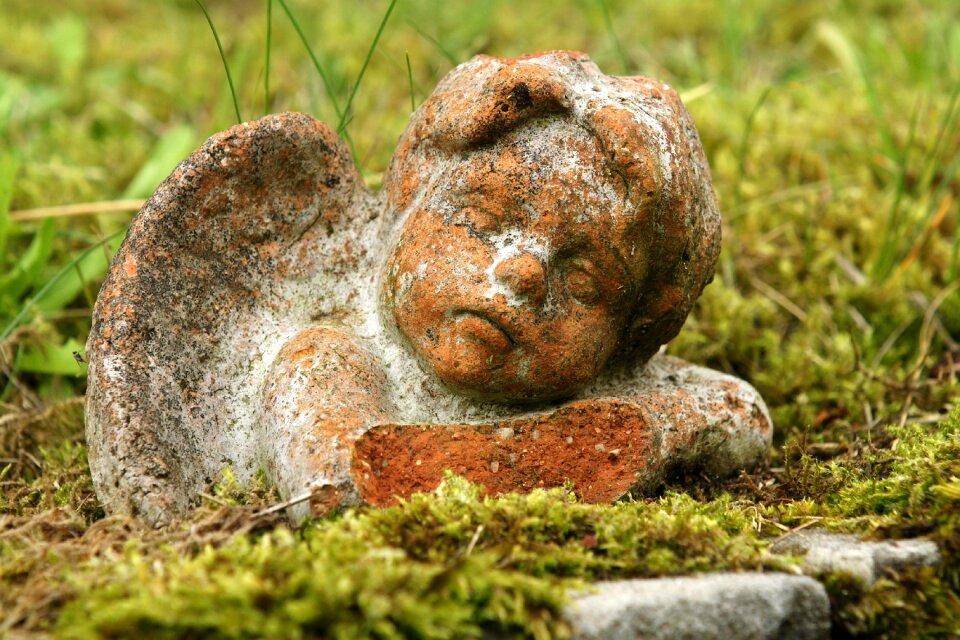 Angel figure statue sculpture