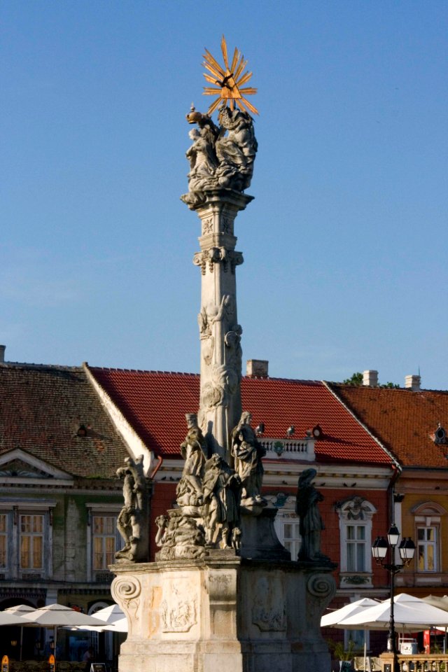 Statuia Sfânta Treime Timişoara Piaţa Unirii (2)