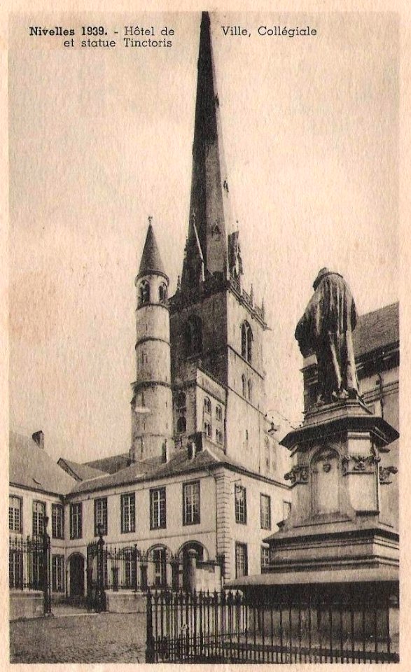Statue Tinctoris Nivelles 01
