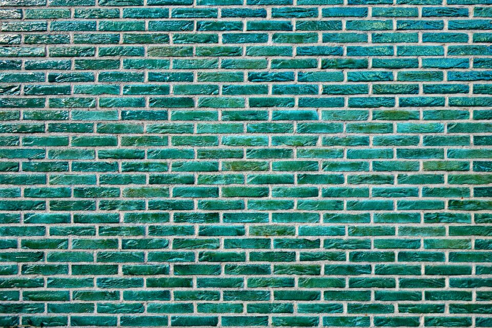 Glazed bricks masonry seam