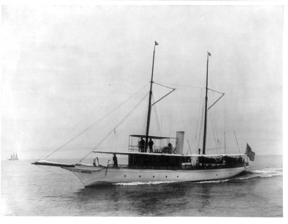 Steam yachts- AQUILLO - side view with bow in left foreground LCCN2003656052