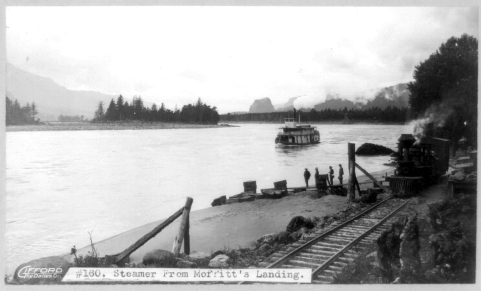 Steamer from Moffitt's Landing, The Dalles, Oregon LCCN2002723439