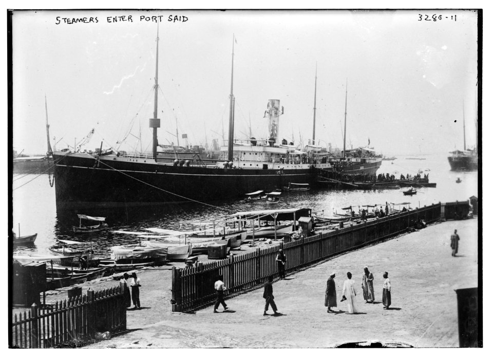 Steamers enter Port Said LCCN2014697963