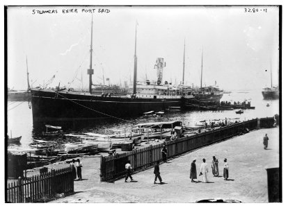 Steamers enter Port Said LCCN2014697963