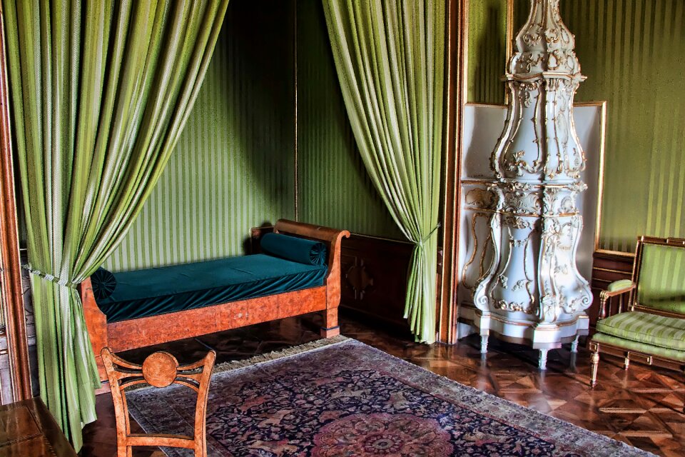 Lock bed history