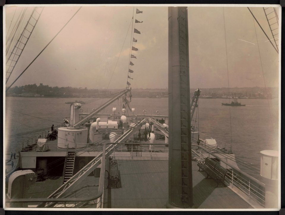 Steamship Olympic after deck with New Jersey shoreline in background LCCN2002721357