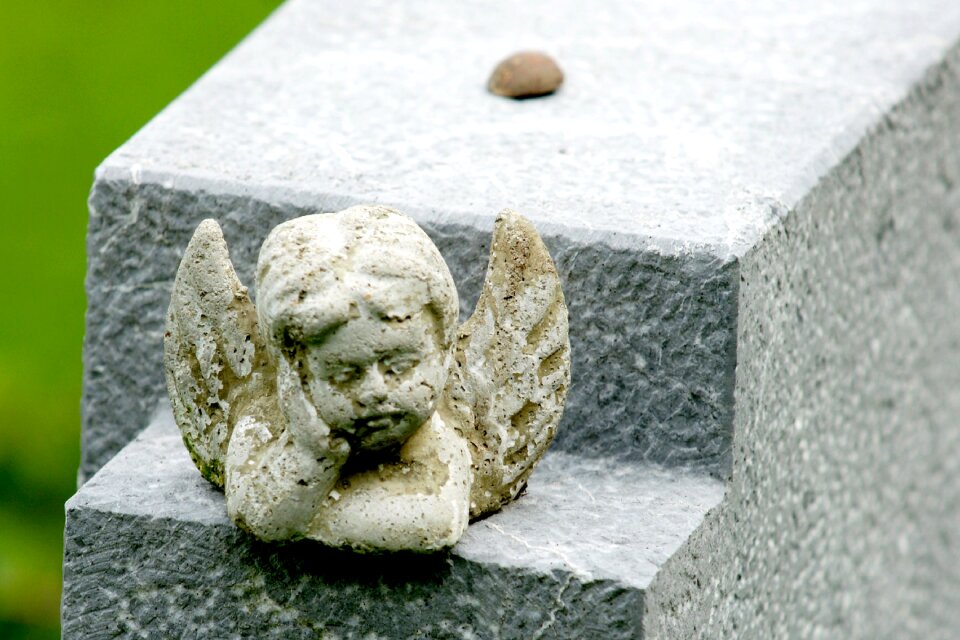 Angel figure statue sculpture