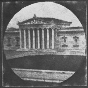Steinheil und Kobell - Die Glyptothek, noch ohne die Statuen von Prometheus, Perikles, Hadrian und Phidias (Zeno Fotografie)