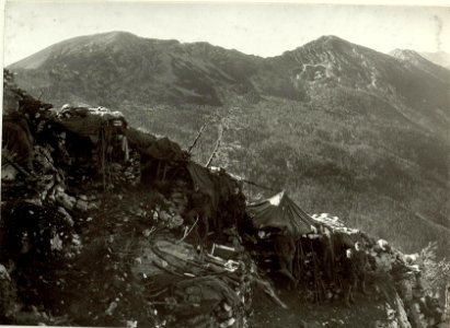 Stellung auf der Westrippe des Vrsic, im Hintergrund Pirhovec, (BildID 15462804)
