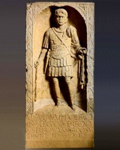 Stele funeraria di Marco Favonio Facile